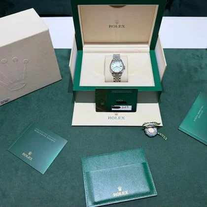 Rolex Datejust 31 del 2023 mother of pearl ( madreperla in diamanti ) excellent condition full - Image 4