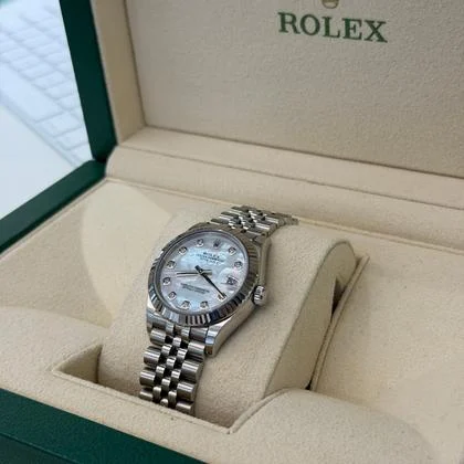 Rolex Datejust 31 del 2023 mother of pearl ( madreperla in diamanti ) excellent condition full - Image 5