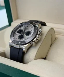 Alternative view of Rolex Daytona oro bianco GHOST del 2017 Italia full set excellent condition con documenti