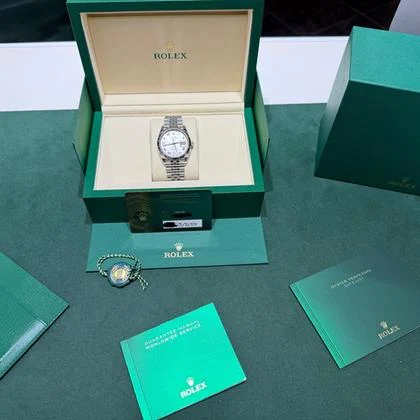 Rolex Datejust 36 NUOVO Jubilee 2025 quadrante Argentè con diamanti ore 6 e 9 full set - Image 2