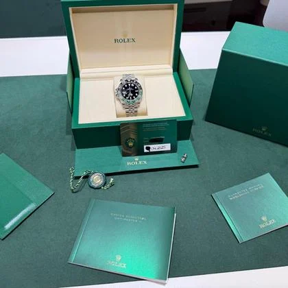 Rolex GMT-Master II Sprite NUOVO 2025 Jubilee full set con documenti e scatola Rolex - Image 2