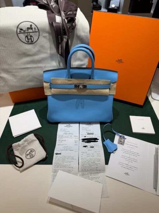 Hermès Birkin 25 veau swift celeste 7n stampa K NUOVA Settembre 2025 Il colore 7N Céleste di Hermès è un azzurro chiaro pastello - Image 3