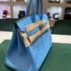 Hermès Birkin 25 veau swift celeste 7n stampa K NUOVA Settembre 2025 Il colore 7N Céleste di Hermès è un azzurro chiaro pastello