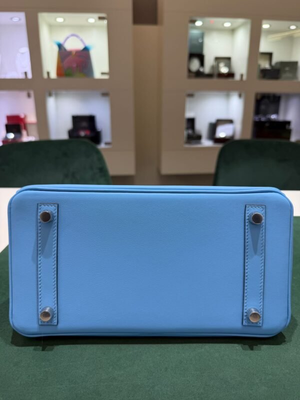 Hermès Birkin 25 veau swift celeste 7n stampa K NUOVA Settembre 2025 Il colore 7N Céleste di Hermès è un azzurro chiaro pastello