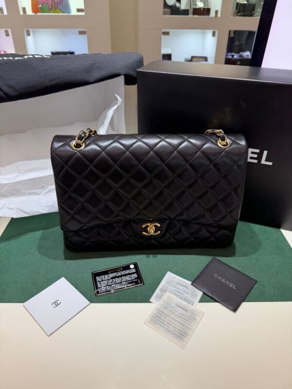 Chanel Maxi Jumbo timeless MAXI BORSA CLASSICA con Certificato card Chanel. Pelle martellata & metallo effetto dorato Nero.