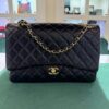 Chanel Maxi Jumbo timeless MAXI BORSA CLASSICA con Certificato card Chanel. Pelle martellata & metallo effetto dorato Nero.