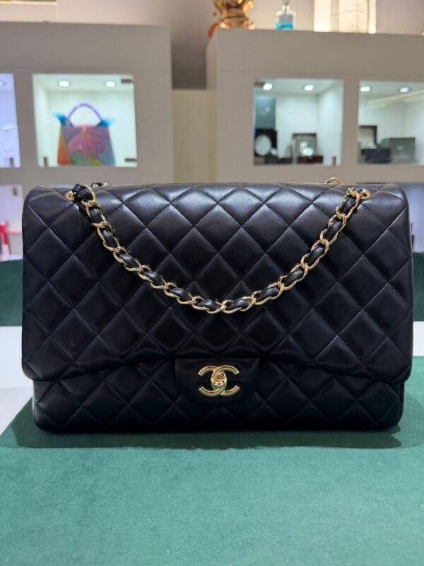 Chanel Maxi Jumbo timeless MAXI BORSA CLASSICA con Certificato card Chanel. Pelle martellata & metallo effetto dorato Nero.