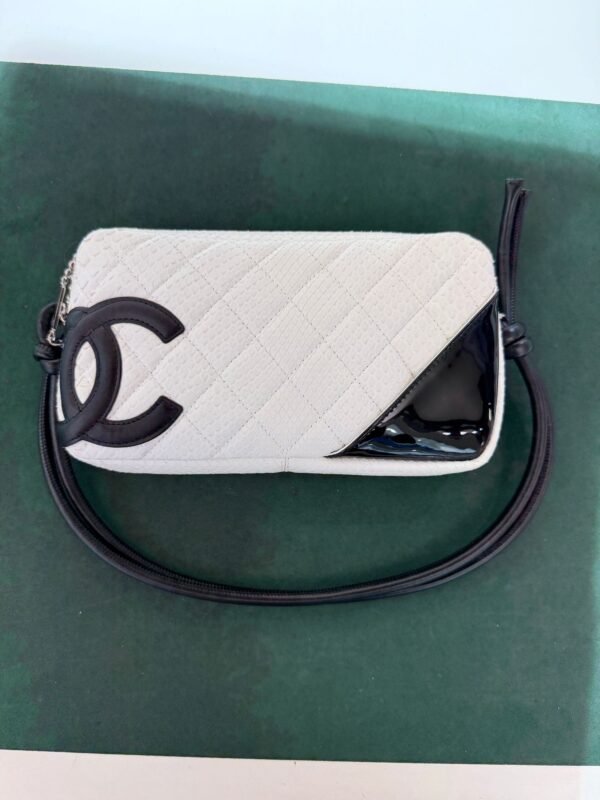 Chanel Cambon pitone bianco ( fuori produzione pelle esotica ) anno 2005 NUOVA MAI INDOSSATA con certificato card Chanel.