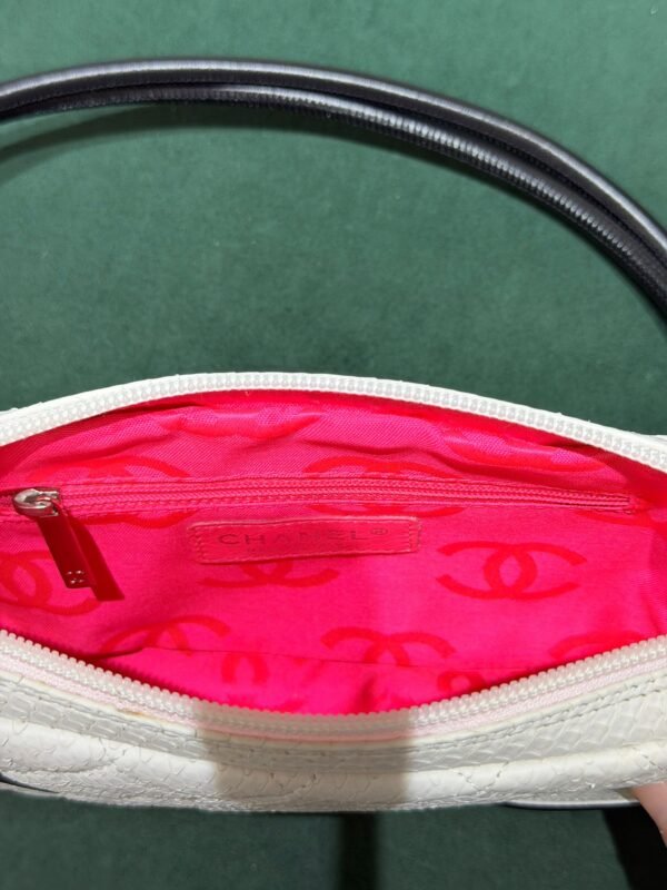 Chanel Cambon pitone bianco ( fuori produzione pelle esotica ) anno 2005 NUOVA MAI INDOSSATA con certificato card Chanel.