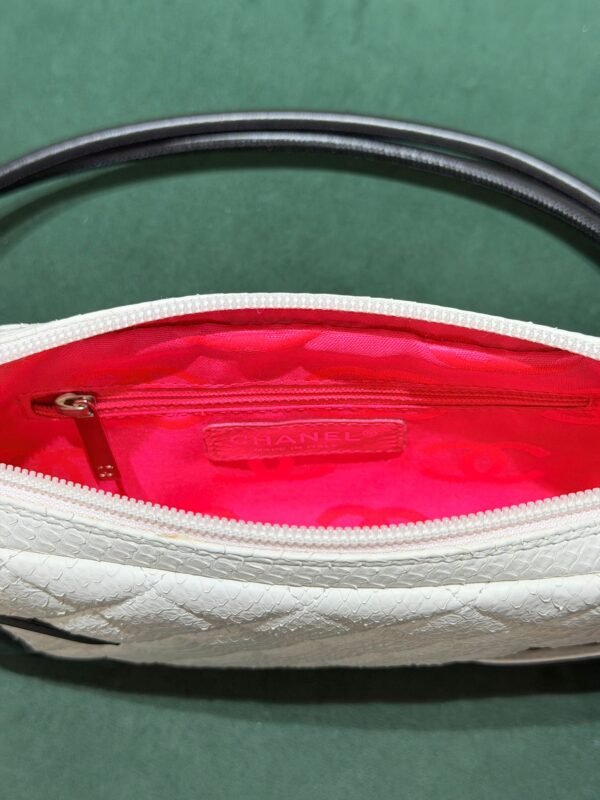 Chanel Cambon pitone bianco ( fuori produzione pelle esotica ) anno 2005 NUOVA MAI INDOSSATA con certificato card Chanel.