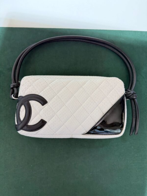 Chanel Cambon pitone bianco ( fuori produzione pelle esotica ) anno 2005 NUOVA MAI INDOSSATA con certificato card Chanel.