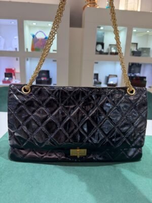 Chanel 2.55 Maxi jumbo in vernice nera. Completa di carta di autenticità e dustbag