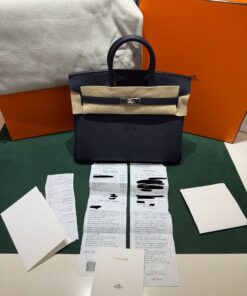Alternative view of Hermès Birkin 25 retourne veau togo bleu nuit stampa K NUOVA 2025 Settembre colore bleu hardware palladio full set