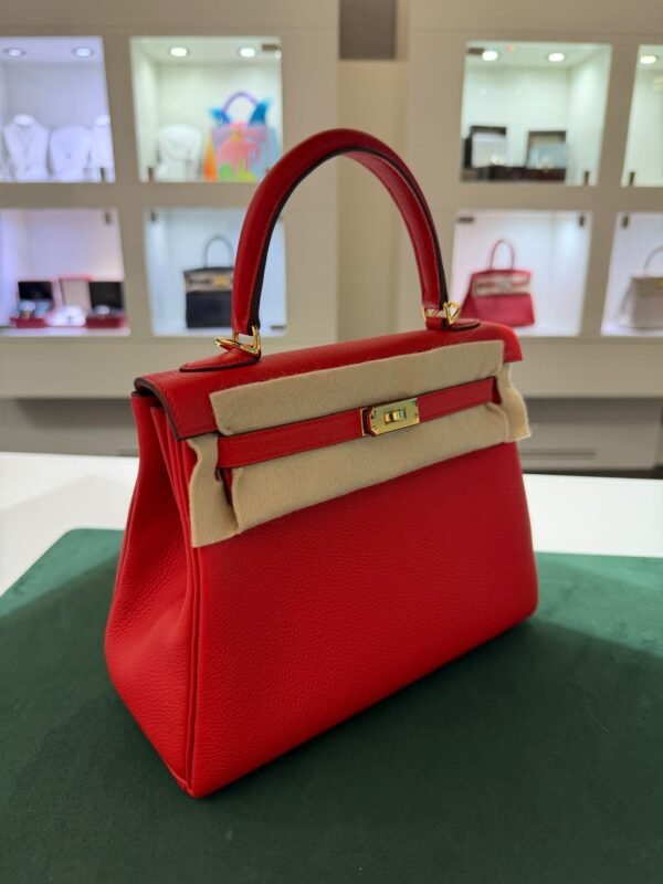 Hermès Kelly 25 retourne togo Nuova 2025 Settembre stampa K color rouge de coeur con hardware dorato