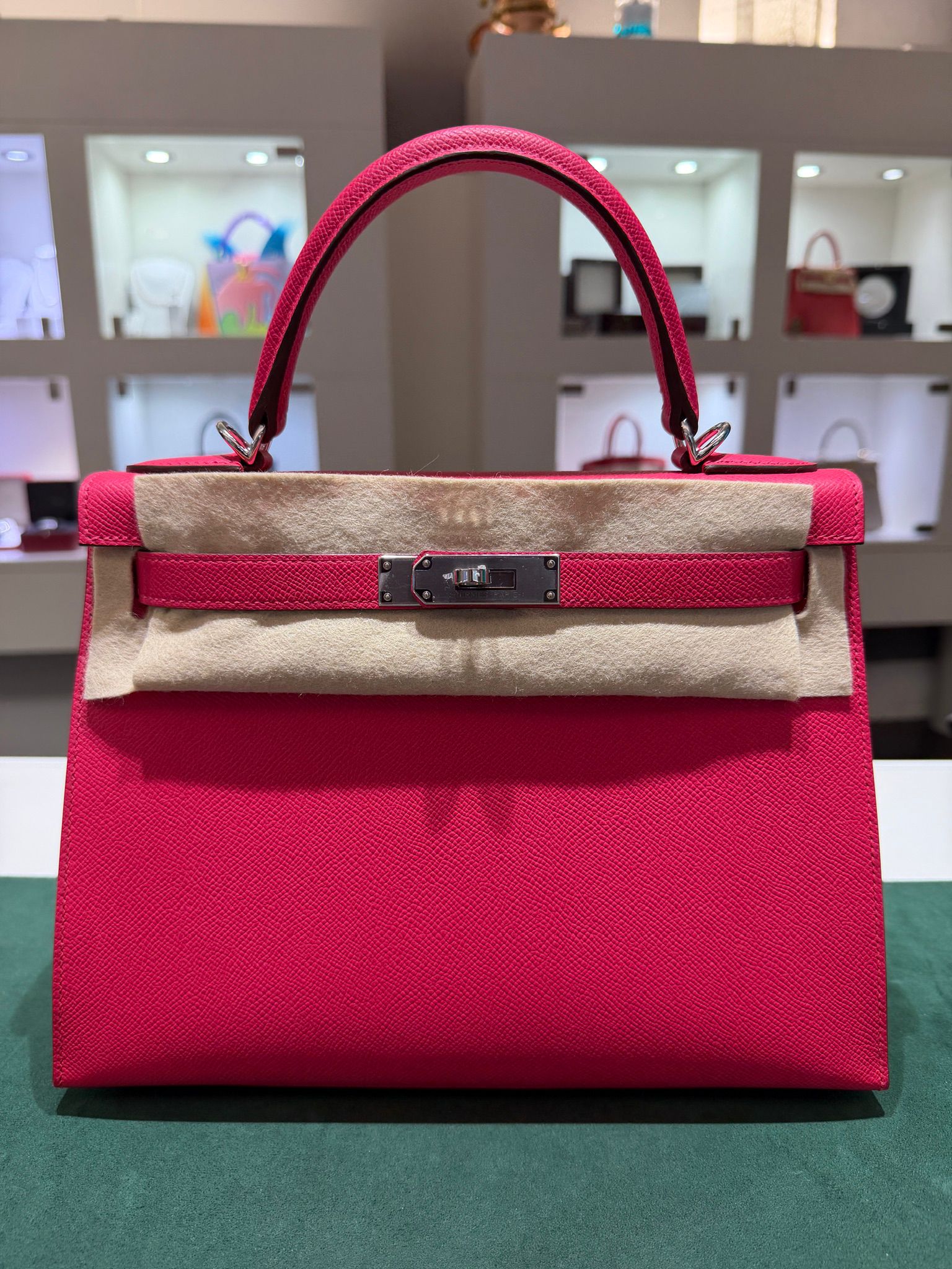 Hermès Kelly 28 sellier veau pellame epsom NUOVA 2025 Giugno seriale K color rose extreme con hardware palladio