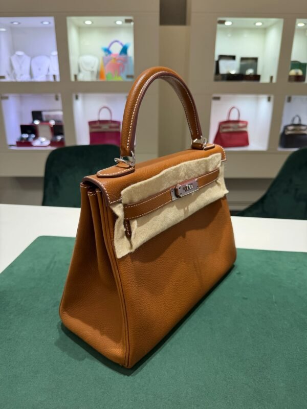 Hermès Kelly 28 retourne veau pellame barenia fauve marrone del 2025 full stickers originali non applicati second hand