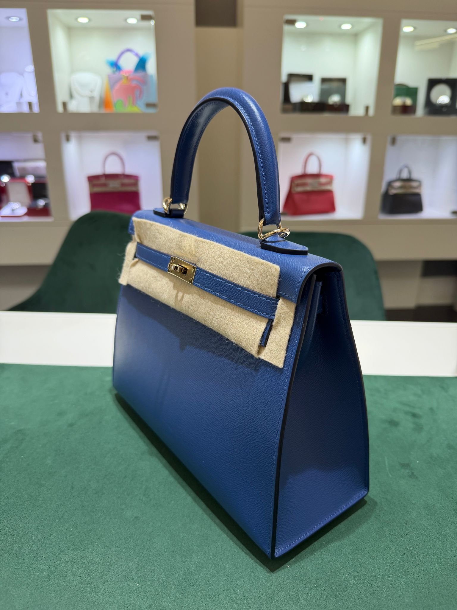 Hermès Kelly 25 sellier Nuova 2025 Settembre stampa K in pelle Blu madame P5 con hardware dorato con tutti gli adesivi di protezione dell’imballaggio e dell’hardware. - Image 7