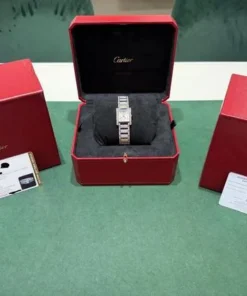 Alternative view of Cartier Tank Nuovo 2024 full diamanti full set con documenti e scatola