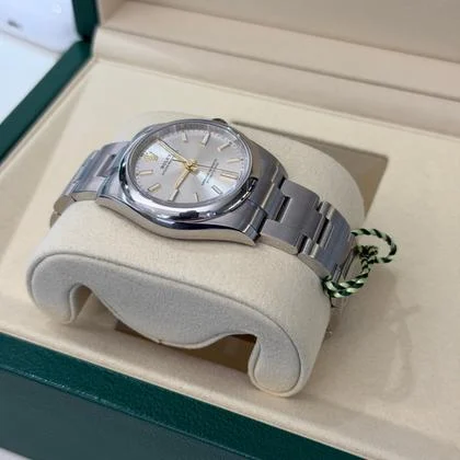 Rolex Oyster Perpetual 34 NUOVO new model 2025 argentè full set con documenti e scatola - Image 3