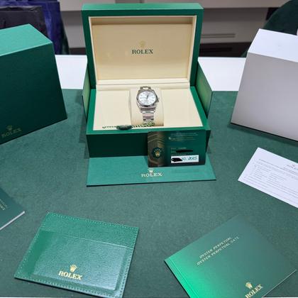Rolex Oyster Perpetual 34 NUOVO new model 2025 argentè full set con documenti e scatola - Image 4
