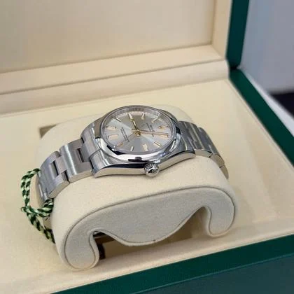 Rolex Oyster Perpetual 34 NUOVO new model 2025 argentè full set con documenti e scatola - Image 5