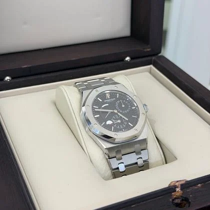 Audemars Piguet Royal Oak Dual Time 39mm nero del 2010 full set con documenti e scatola Audemars - Image 4