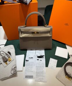 Alternative view of Hermès Kelly 28 sellier veau pellame epsom NUOVA 2025 Ottobre seriale K etoupe con hardware dorato