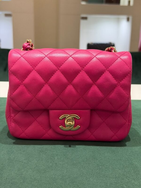 WhatsApp Image 2025-11-01 at 11.05.19 (1) Chanel Mini Square Classic Lambskin card Chanel Certificato entrupy