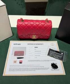 Alternative view of Chanel Mini Rectangular 20 Card Chanel con certificato a parte Entrupy