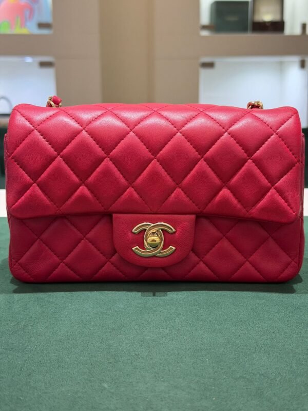 WhatsApp Image 2025-11-01 at 11.15.42 Chanel Mini Rectangular 20 Card Chanel con certificato a parte Entrupy