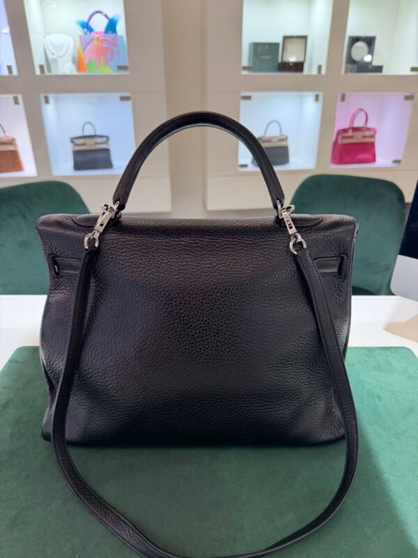 Hermès Kelly 35 retourne sacs Et voyage del 2013 second hand color noir full set top condition rigenerata spa Hermes nel Marzo 2024.