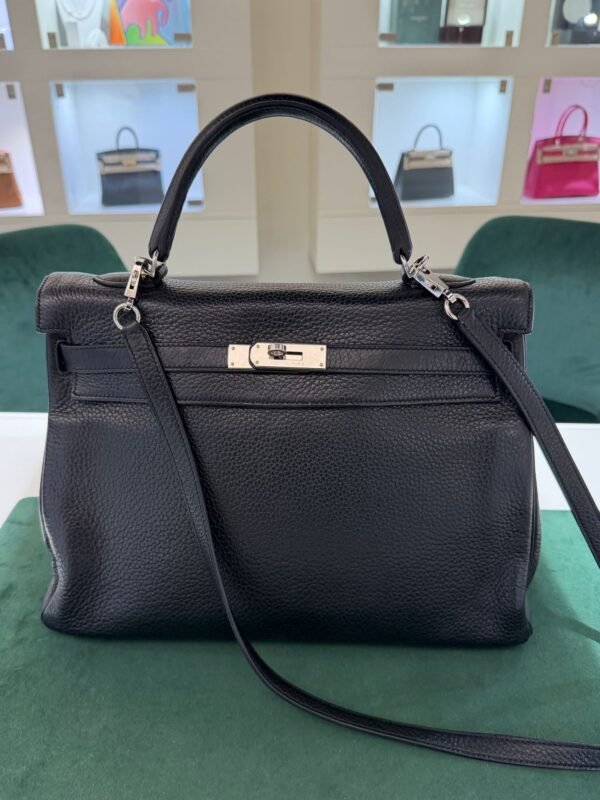 Hermès Kelly 35 retourne sacs Et voyage del 2013 second hand color noir full set top condition rigenerata spa Hermes nel Marzo 2024.