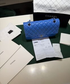 Alternative view of Chanel Classic Double Flap Bag Medium blu