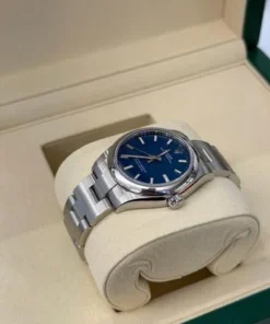 Alternative view of Rolex Oyster Perpetual 31 blu New model 2025 Novembre full set con documenti e scatola Rolex