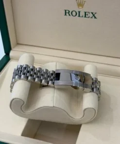 Alternative view of Rolex Datejust 36 verde menta green NUOVO 2025 Novembre Italia full set con documenti e scatola