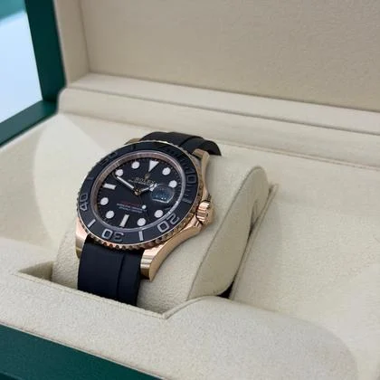 Rolex Yacht-Master 40 oro rosa del 2024 Italia full set excellent condition con documenti - Image 4