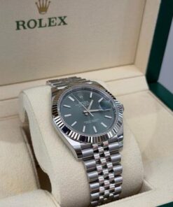 Alternative view of Rolex Datejust 41 NUOVO 2025 Novembre jubilee verde menta green full set con documenti e scatola