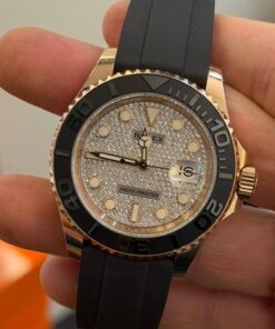 Alternative view of Rolex Yacht-Master 40 DIAMONDS pavè dial del 2021 excellent condition full set rose gold