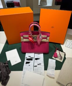 Alternative view of Hermès Birkin 25 retourne veau togo colore rose mexico stampa K NUOVA 2025 Ottobre hardware palladio full set