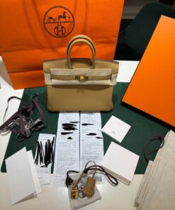 Alternative view of Hermès Birkin 25 veau swift color biscuit biscotto  stampa K NUOVA Dicembre 2025 hardware dorato full set