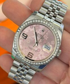 Alternative view of Rolex Datejust 36 del 2009 pink floral dial ghiera in diamanti full set top condition