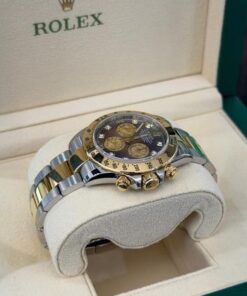 Alternative view of Rolex Daytona quadrante MOP diamond dial tahiti del 2015 full set top condition con documenti