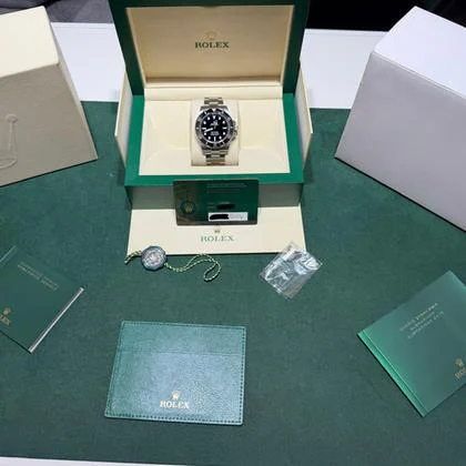 Rolex Submariner No - date del 2024 full set excellent condition con documenti e scatola Rolex - immagine 5