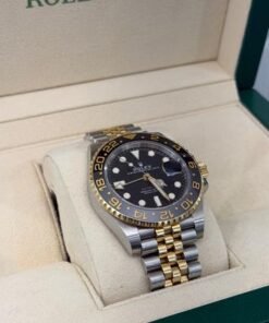 Alternative view of Rolex GMT-Master II Zombie del 2024 acciaio oro full set excellent condition con documenti