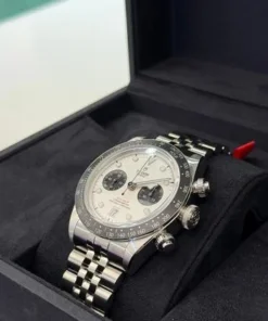 Alternative view of Tudor Black Bay Chrono 41mm NUOVO 2025 Jubilee full set con documenti e scatola Rolex