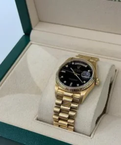 Alternative view of Rolex Day-Date 36 quadrante nero in diamanti del 1985 coevo yellow gold con scatola Rolex