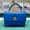 Chanel trendy CC misura media 25 con Card Chanel del 2019 e certificato Entrupy  Color bleu ( blue royal ) con hardware dorato.