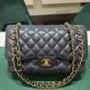 WhatsApp Image 2026-01-08 at 18.24.36 Chanel Classic flap (11:12) Chanel classica grande jumbo caviar doppia patta pelle vitello martellato & effetto dorato nero interno bordeaux