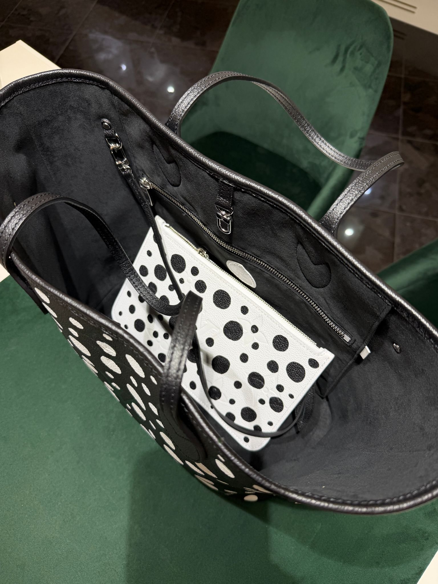 Louis Vuitton Modello onthego Grandezza GM (la più grande) - Image 3