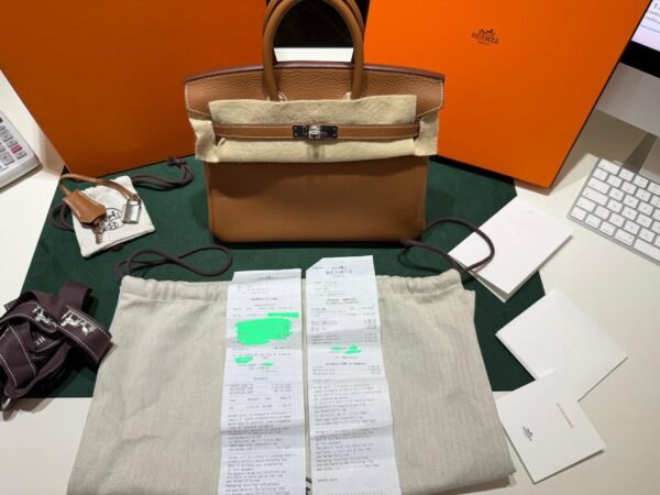 Herm&egrave;s Birkin 25 retourne veau togo colore GOLD ( il pi&ugrave; richiesto ) marrone stampa K NUOVA 2025 hardware palladio full set con scontrino ufficiale Herm&egrave;s pellicole stickers ovunque .
